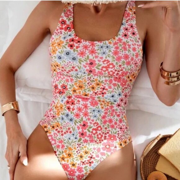Floral One-pPece Swimsuit L - Picture 1 of 2